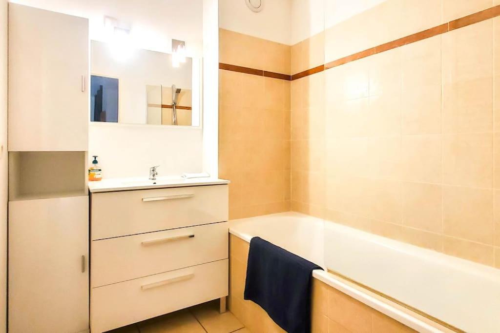*Le Carpe Diem, Appartement 2 Chambres, Piscine, 2 Parking, Clim* มงต์เปอลิเยร์ ภายนอก รูปภาพ