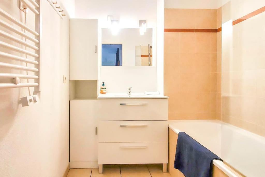 *Le Carpe Diem, Appartement 2 Chambres, Piscine, 2 Parking, Clim* มงต์เปอลิเยร์ ภายนอก รูปภาพ